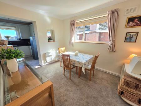 2 bedroom Detached bungalow for sale in Leeming Park, Mansfield Woodhouse, NG19