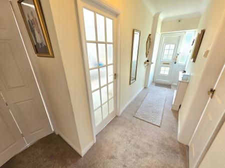 2 bedroom Detached bungalow for sale in Leeming Park, Mansfield Woodhouse, NG19