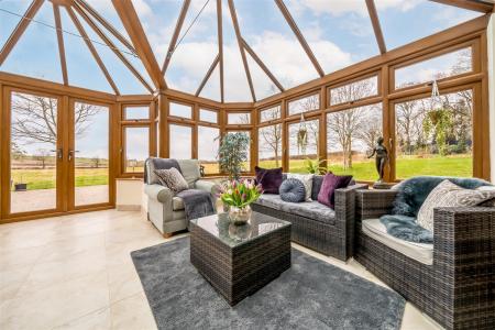 6 bedroom Character Property for sale in Mansfield Road, Papplewick, NG15