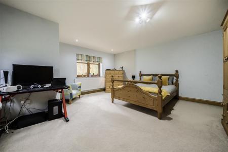 6 bedroom Character Property for sale in Mansfield Road, Papplewick, NG15