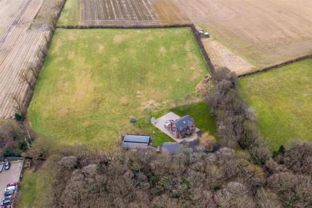 6 bedroom Character Property for sale in Mansfield Road, Papplewick, NG15