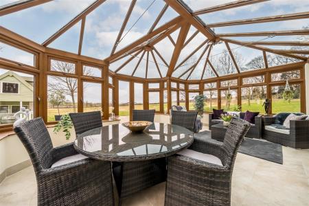 6 bedroom Character Property for sale in Mansfield Road, Papplewick, NG15