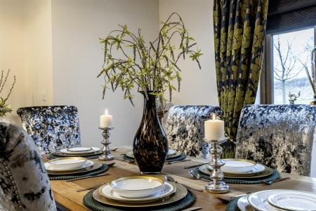 6 bedroom Character Property for sale in Mansfield Road, Papplewick, NG15