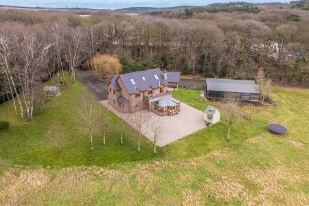 6 bedroom Character Property for sale in Mansfield Road, Papplewick, NG15