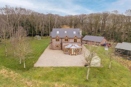 6 bedroom Character Property for sale in Mansfield Road, Papplewick, NG15