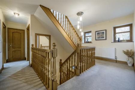 6 bedroom Character Property for sale in Mansfield Road, Papplewick, NG15