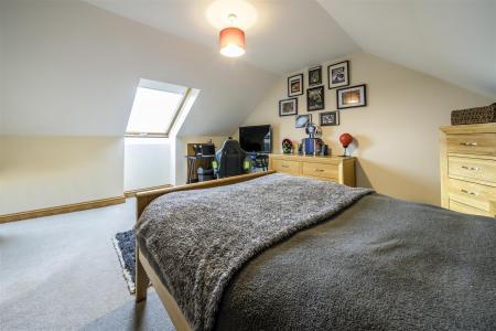 6 bedroom Character Property for sale in Mansfield Road, Papplewick, NG15