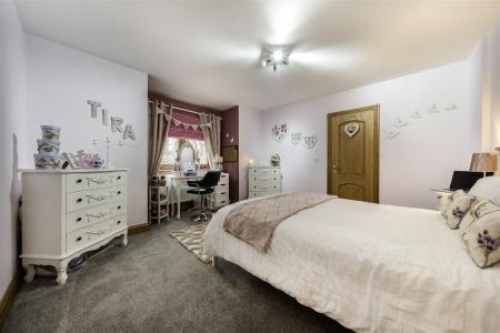 6 bedroom Character Property for sale in Mansfield Road, Papplewick, NG15