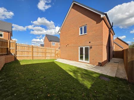 4 bedroom Detached house for sale in Maypole Road, Mansfield, NG19