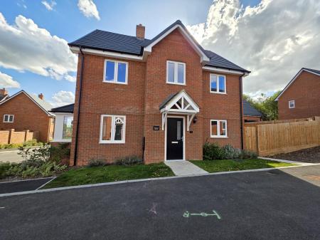 4 bedroom Detached house for sale in Maypole Road, Mansfield, NG19