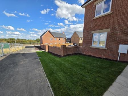 3 bedroom Detached house for sale in Maypole Road, Mansfield, NG19