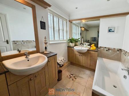 3 bedroom Detached bungalow for sale in Wordsworth Avenue, Sutton-In-Ashfield, NG17