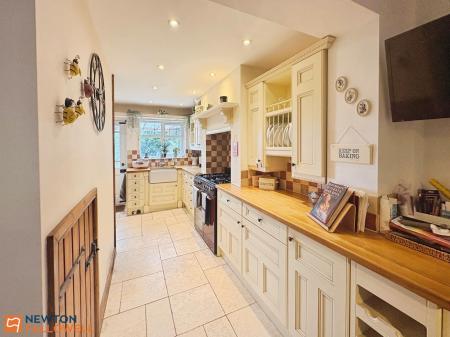 3 bedroom Detached bungalow for sale in Wordsworth Avenue, Sutton-In-Ashfield, NG17
