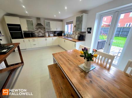 4 bedroom Detached house for sale in Debdale Way, Mansfield Woodhouse, NG19