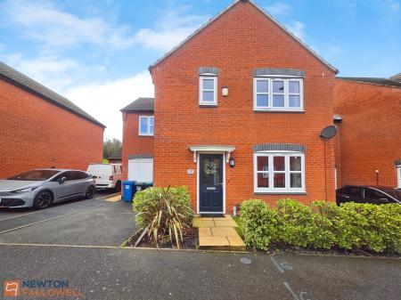 4 bedroom Detached house for sale in Debdale Way, Mansfield Woodhouse, NG19