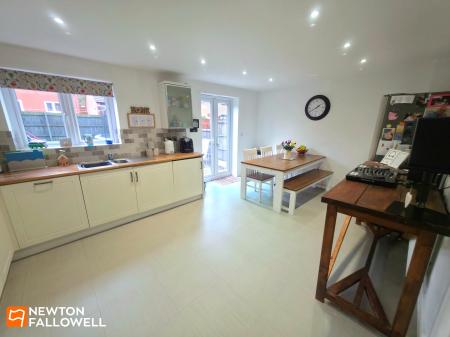 4 bedroom Detached house for sale in Debdale Way, Mansfield Woodhouse, NG19