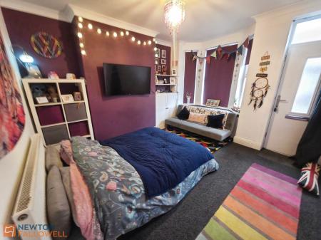 3 bedroom Terraced House for sale in Redcliffe Road, Mansfield, NG18