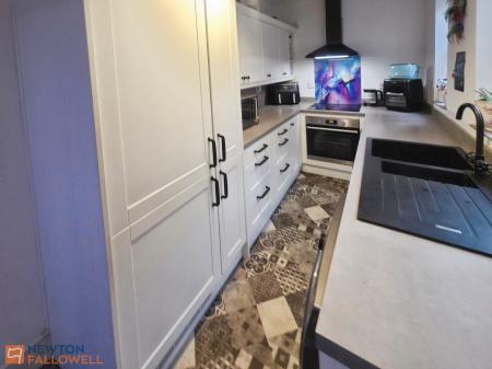 3 bedroom Terraced House for sale in Redcliffe Road, Mansfield, NG18