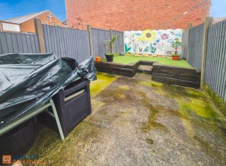 3 bedroom Terraced House for sale in Redcliffe Road, Mansfield, NG18