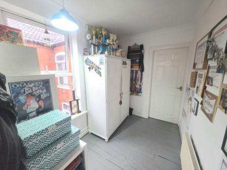 3 bedroom Terraced House for sale in Redcliffe Road, Mansfield, NG18