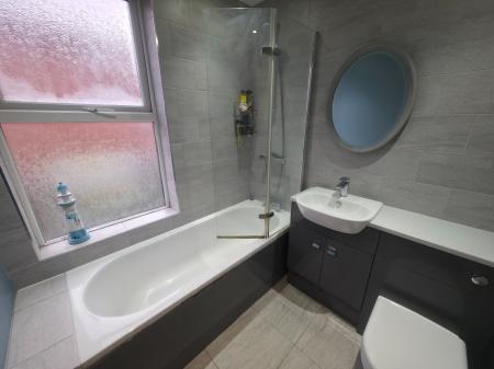 3 bedroom Terraced House for sale in Redcliffe Road, Mansfield, NG18