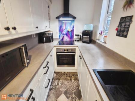 3 bedroom Terraced House for sale in Redcliffe Road, Mansfield, NG18