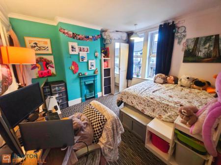 3 bedroom Terraced House for sale in Redcliffe Road, Mansfield, NG18