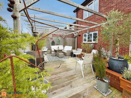 5 bedroom Detached house for sale in Farthing Way, Mansfield, NG18