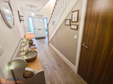 5 bedroom Detached house for sale in Farthing Way, Mansfield, NG18