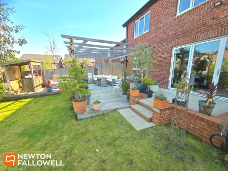 5 bedroom Detached house for sale in Farthing Way, Mansfield, NG18