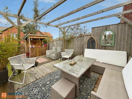 5 bedroom Detached house for sale in Farthing Way, Mansfield, NG18
