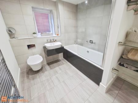 5 bedroom Detached house for sale in Farthing Way, Mansfield, NG18