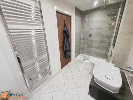 5 bedroom Detached house for sale in Farthing Way, Mansfield, NG18