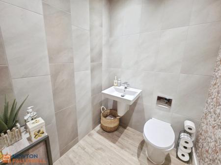 5 bedroom Detached house for sale in Farthing Way, Mansfield, NG18