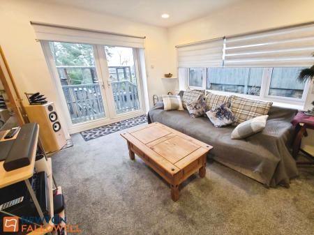 4 bedroom Semi-detached house for sale in Clifton Grove, Mansfield, NG18