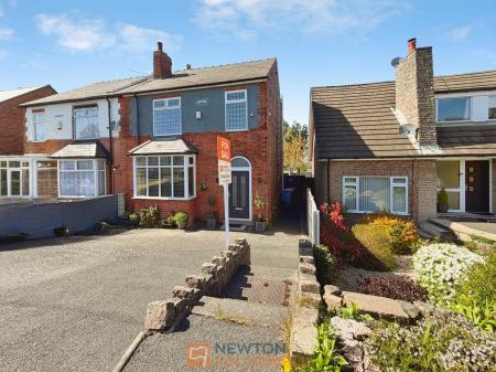 4 bedroom Semi-detached house for sale in Clifton Grove, Mansfield, NG18