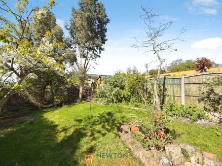 4 bedroom Semi-detached house for sale in Clifton Grove, Mansfield, NG18