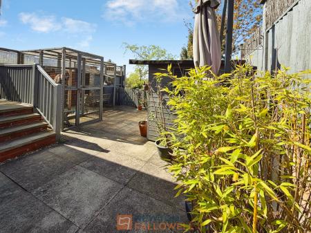 4 bedroom Semi-detached house for sale in Clifton Grove, Mansfield, NG18