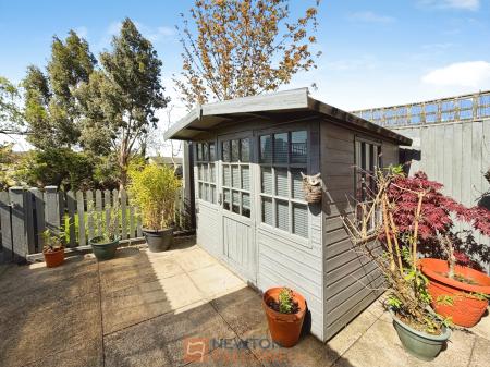 4 bedroom Semi-detached house for sale in Clifton Grove, Mansfield, NG18