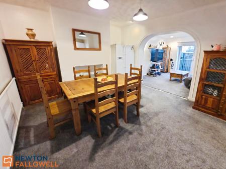 4 bedroom Semi-detached house for sale in Clifton Grove, Mansfield, NG18