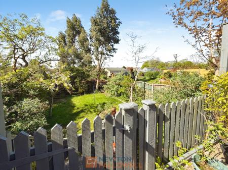 4 bedroom Semi-detached house for sale in Clifton Grove, Mansfield, NG18