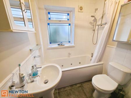 4 bedroom Semi-detached house for sale in Clifton Grove, Mansfield, NG18