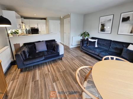 4 bedroom Semi-detached house for sale in Hewers way, Edwinstowe, NG21