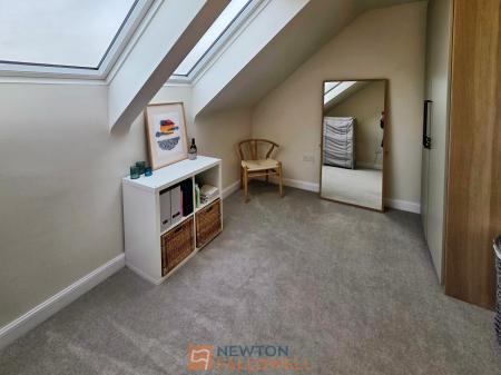 4 bedroom Semi-detached house for sale in Hewers way, Edwinstowe, NG21