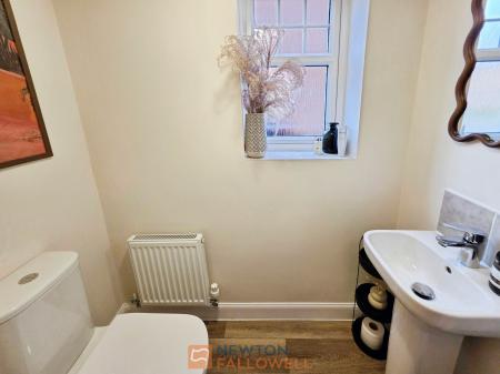 4 bedroom Semi-detached house for sale in Hewers way, Edwinstowe, NG21