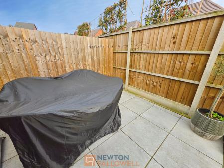 4 bedroom Semi-detached house for sale in Hewers way, Edwinstowe, NG21