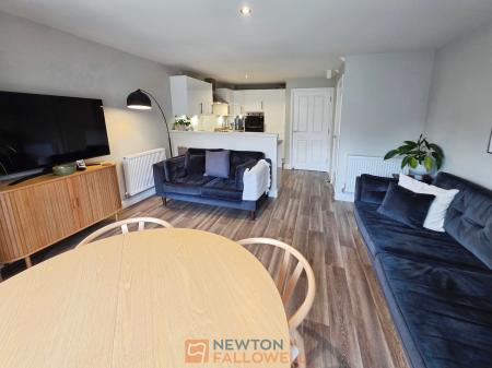 4 bedroom Semi-detached house for sale in Hewers way, Edwinstowe, NG21