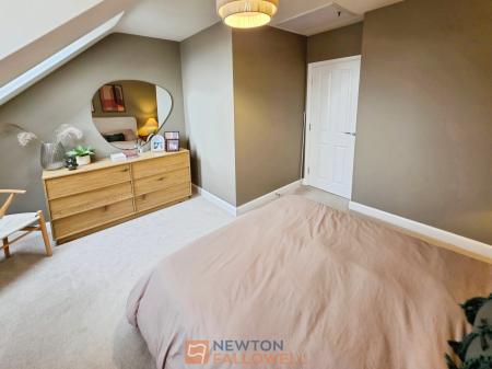 4 bedroom Semi-detached house for sale in Hewers way, Edwinstowe, NG21