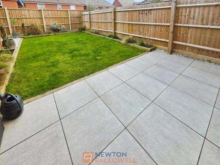 4 bedroom Semi-detached house for sale in Hewers way, Edwinstowe, NG21