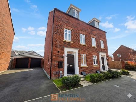 4 bedroom Semi-detached house for sale in Hewers way, Edwinstowe, NG21